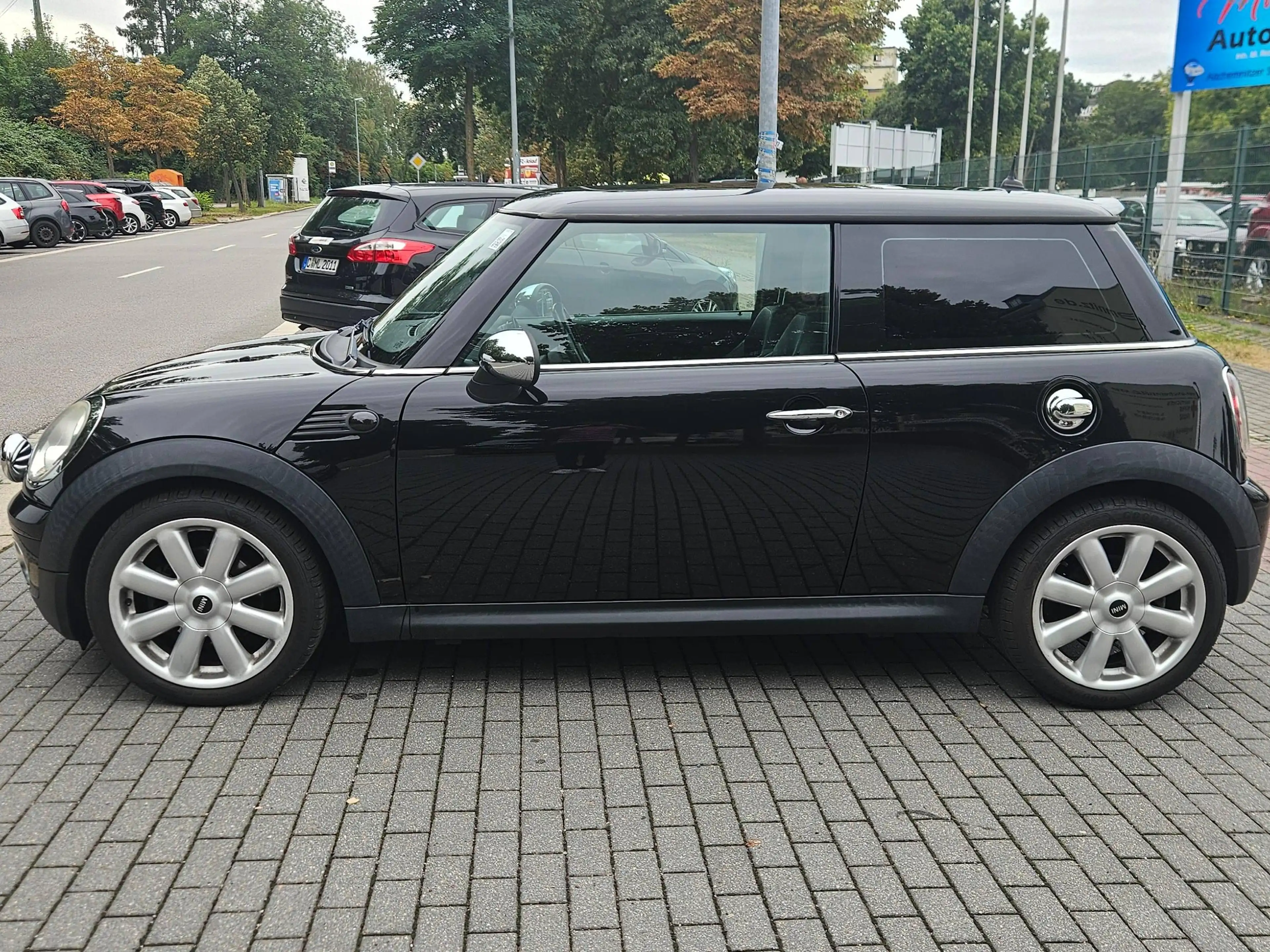 MINI One Cooper — photo 3