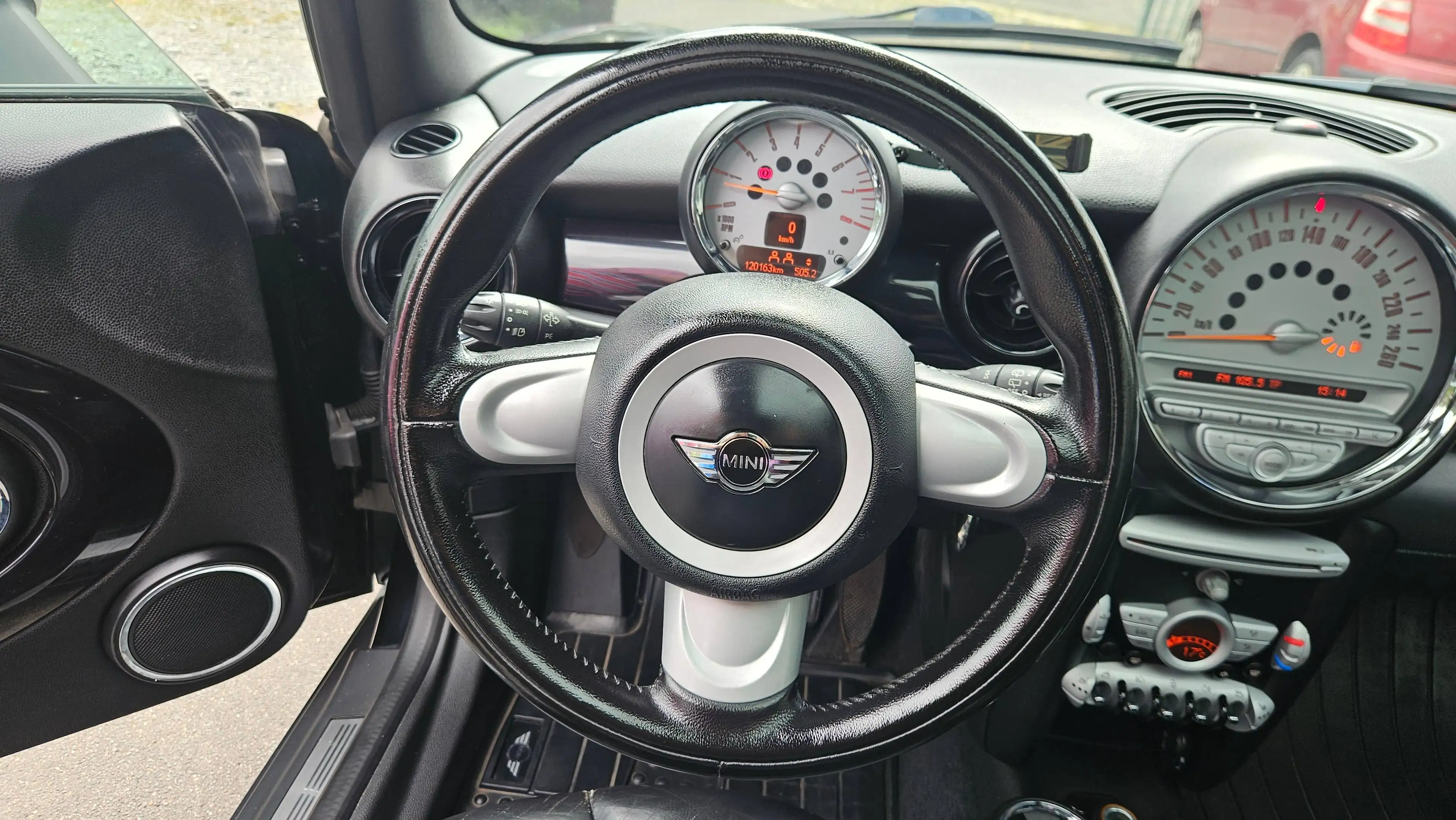 MINI One Cooper — photo 11