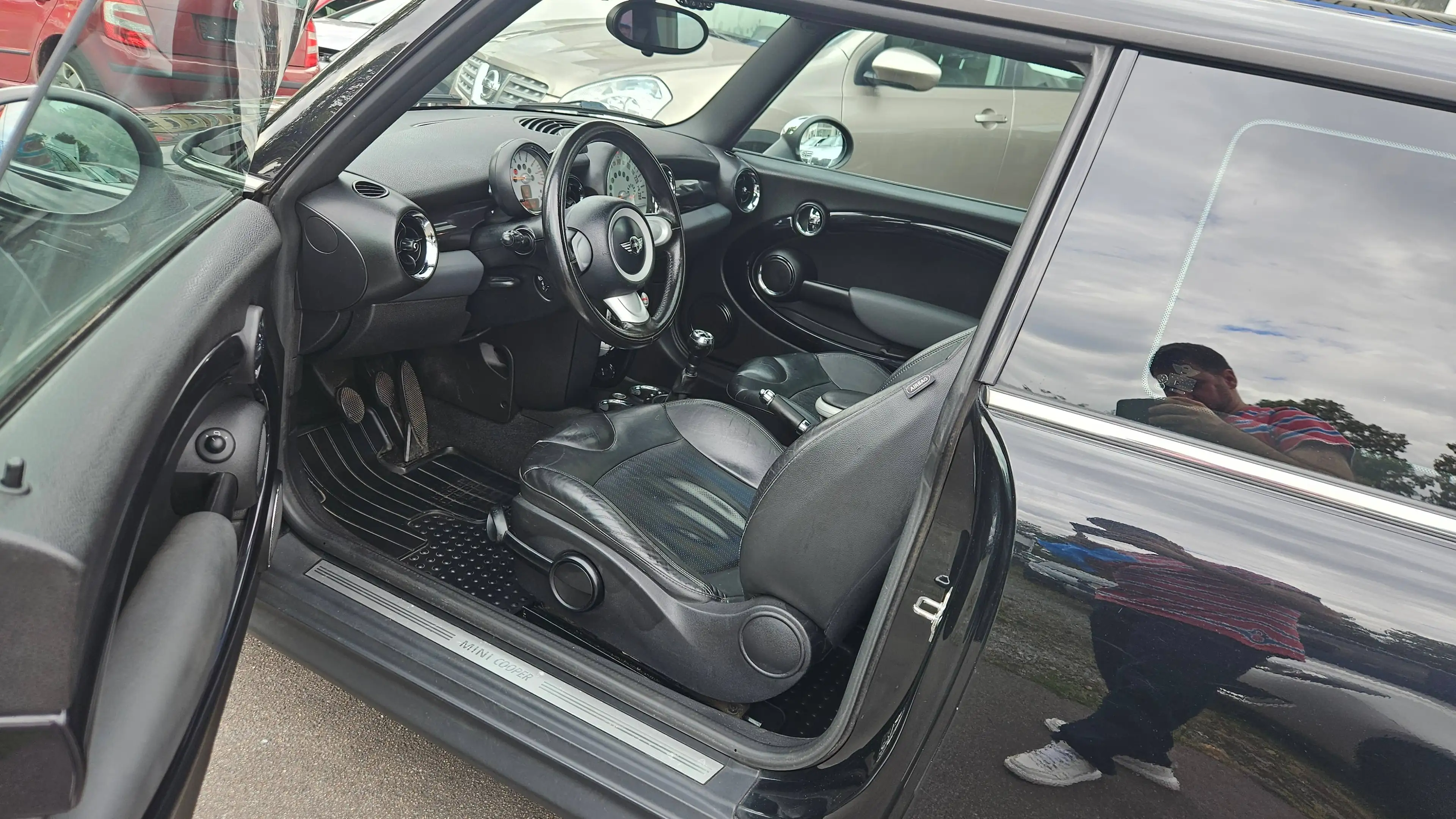 MINI One Cooper — photo 16