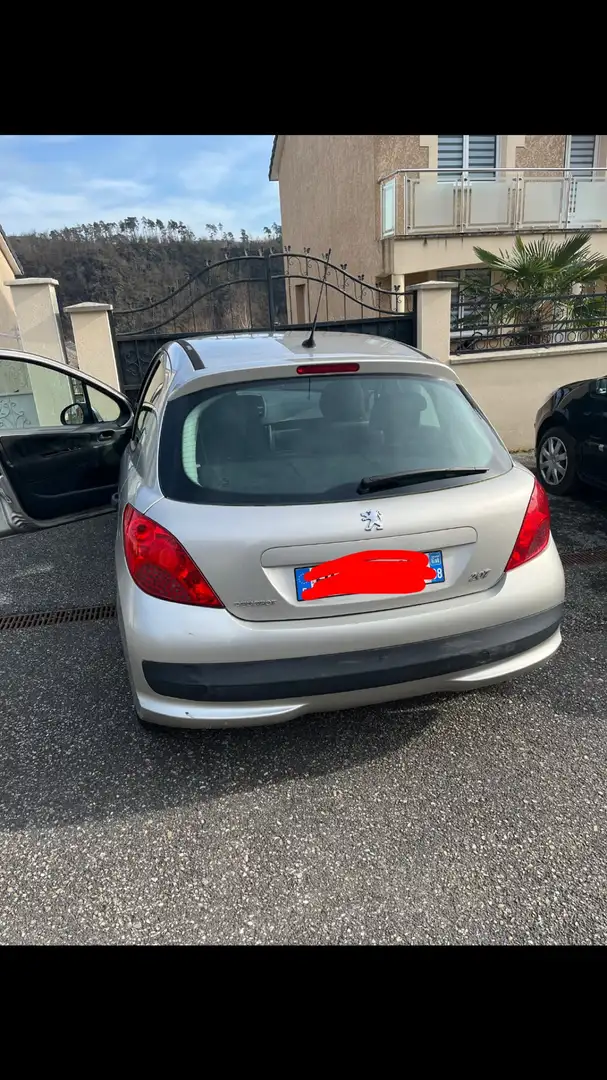 Peugeot 207 1.4 HDi 70ch BLUE LION Style - 2