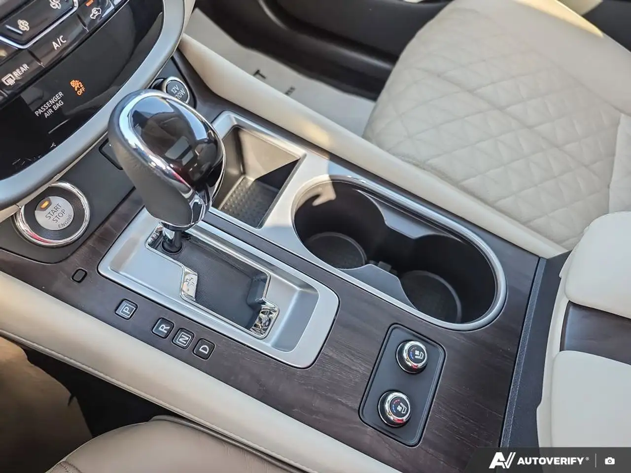 Nissan Murano снимка Nissan Murano