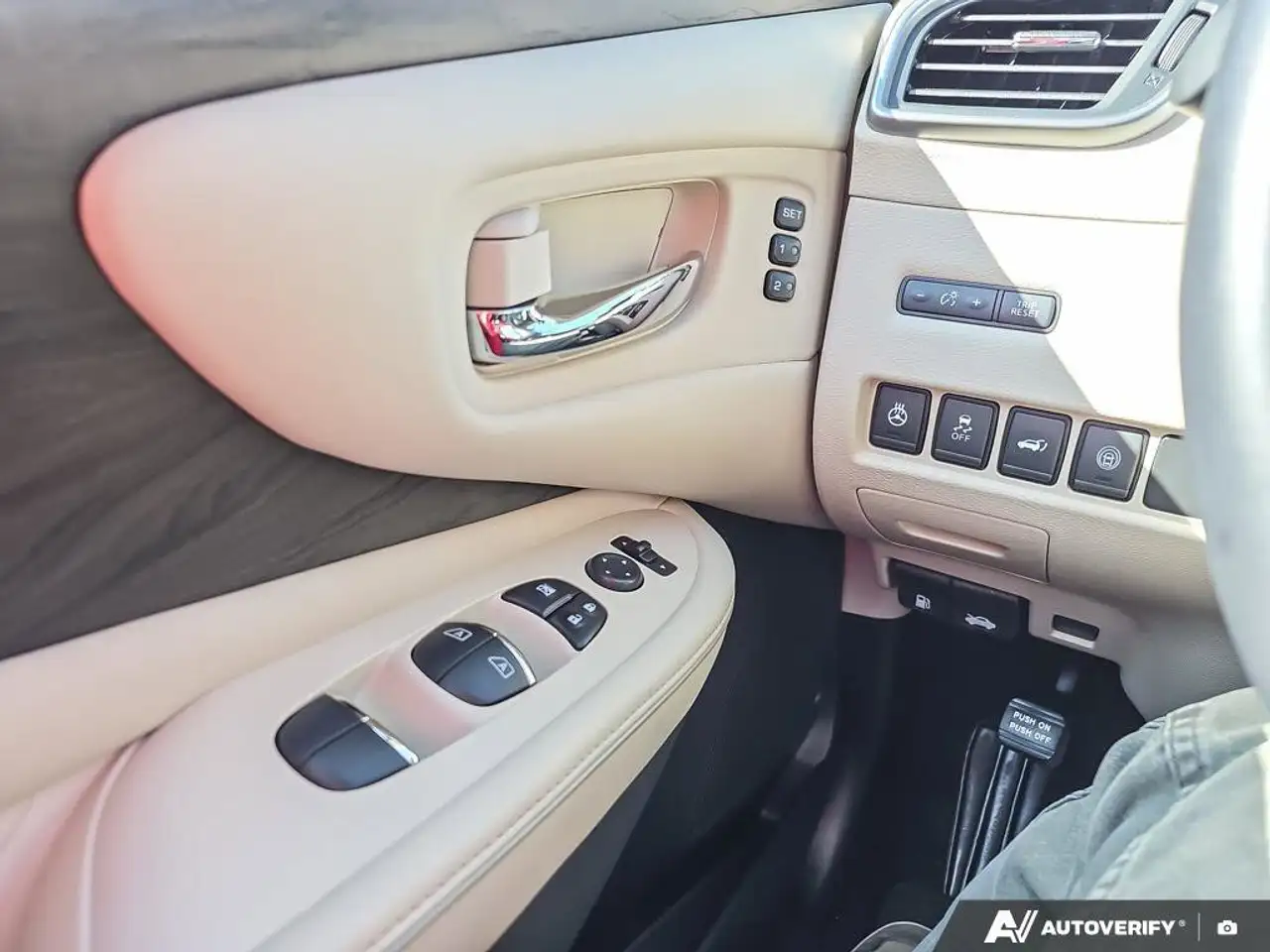 Nissan Murano снимка Nissan Murano
