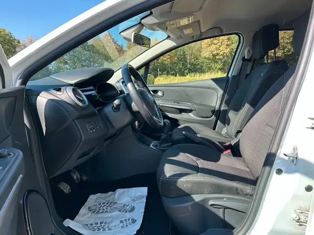 Renault Clio view 10