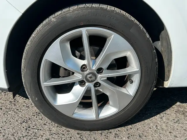 Renault Clio view 9
