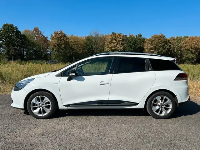 Renault Clio view 2