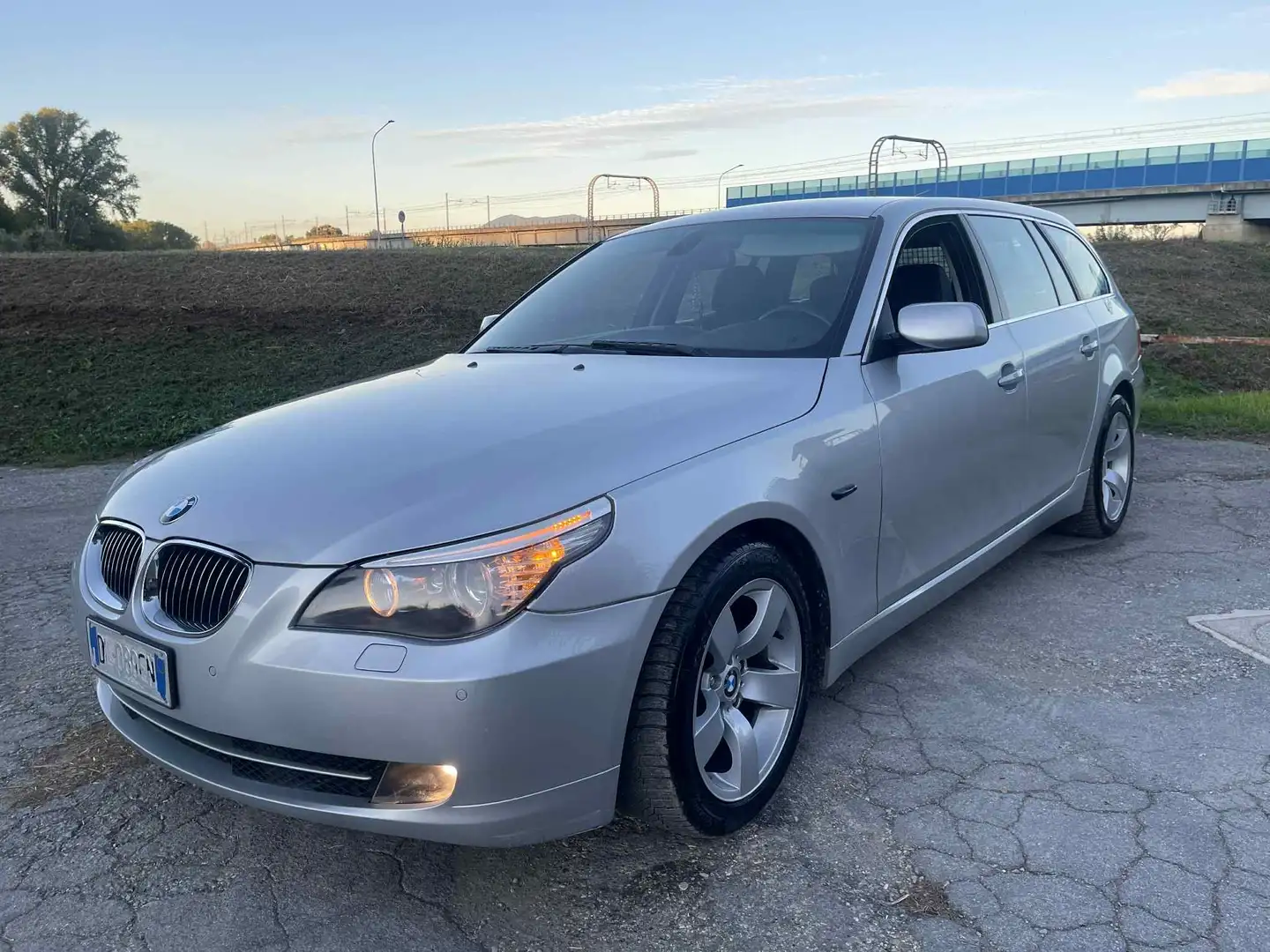 BMW 530 530d Touring Titanium - 1