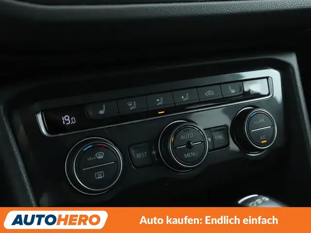 Volkswagen Tiguan Allspace view 24