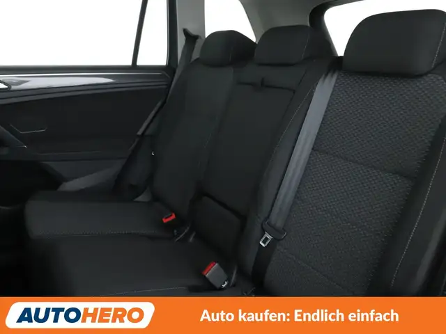 Volkswagen Tiguan Allspace view 14