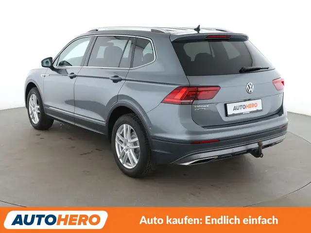 Volkswagen Tiguan Allspace view 4