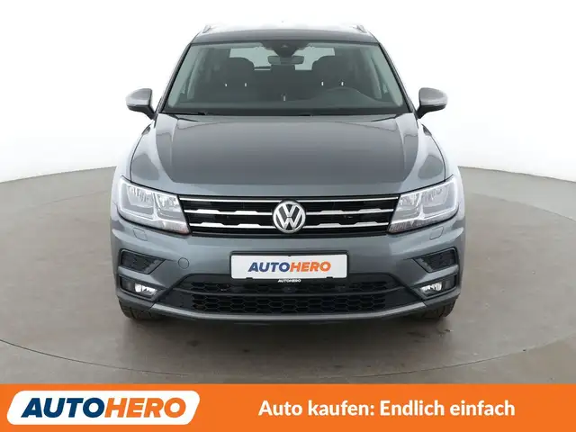 Volkswagen Tiguan Allspace view 9