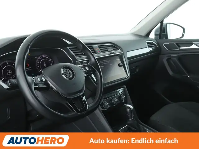 Volkswagen Tiguan Allspace view 11