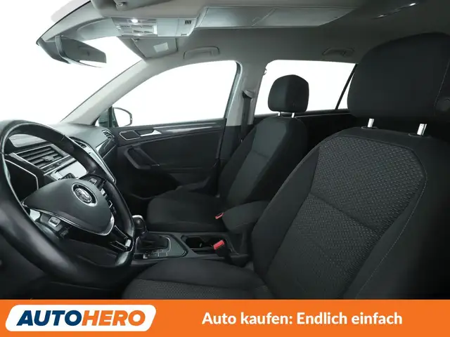 Volkswagen Tiguan Allspace view 10