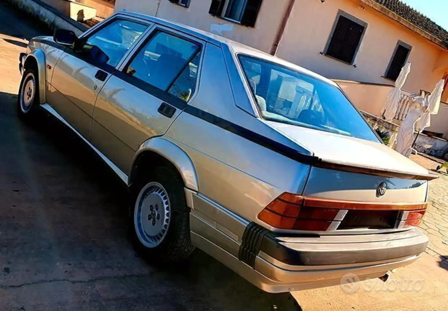 Alfa Romeo 75 3.0 V6 America ASI CRS non cat Gris - 2