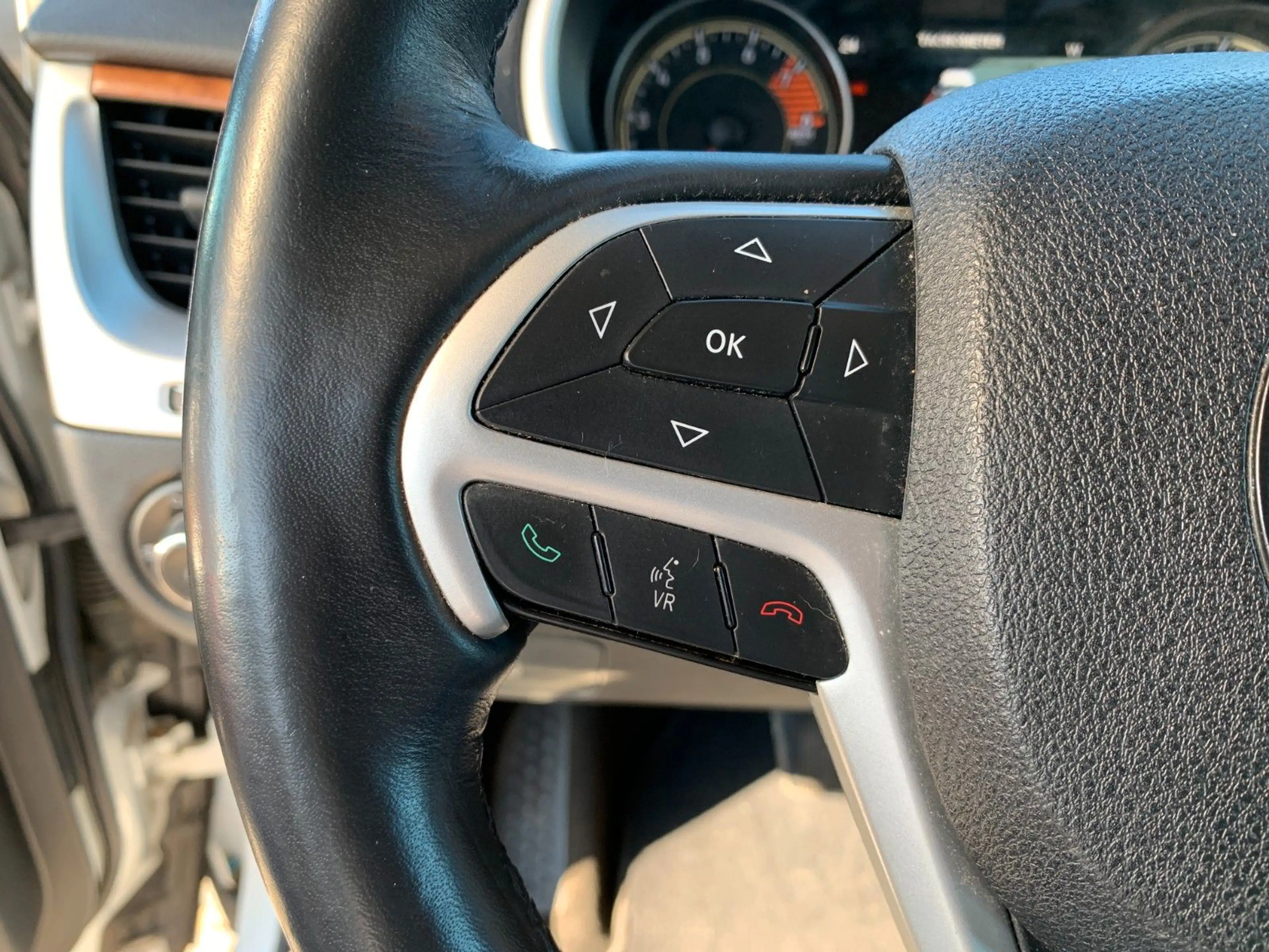 Jeep Cherokee Limited 4WD*Cam*Leder*PanDach* — photo 19