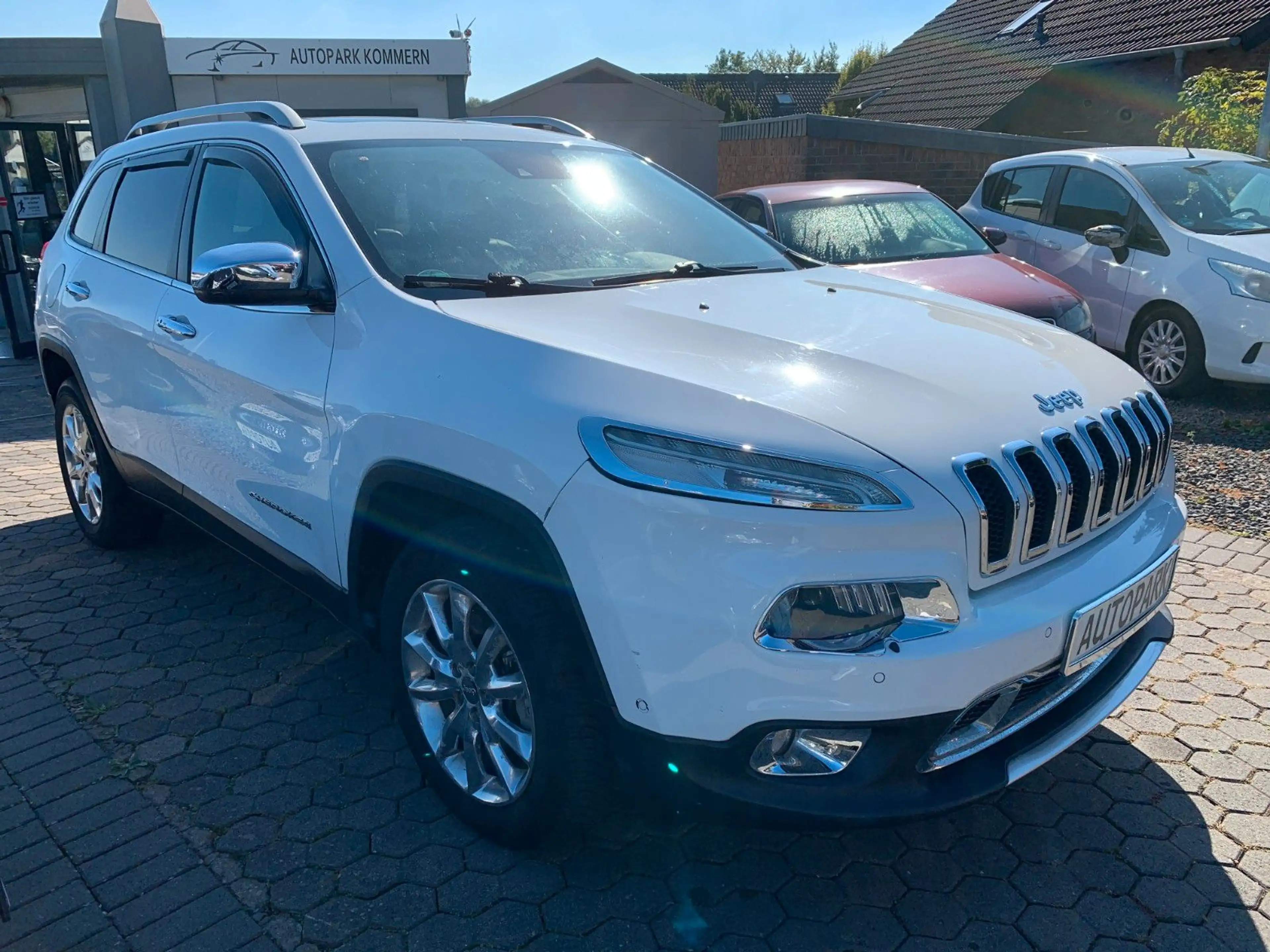 Jeep Cherokee Limited 4WD*Cam*Leder*PanDach* — photo 3