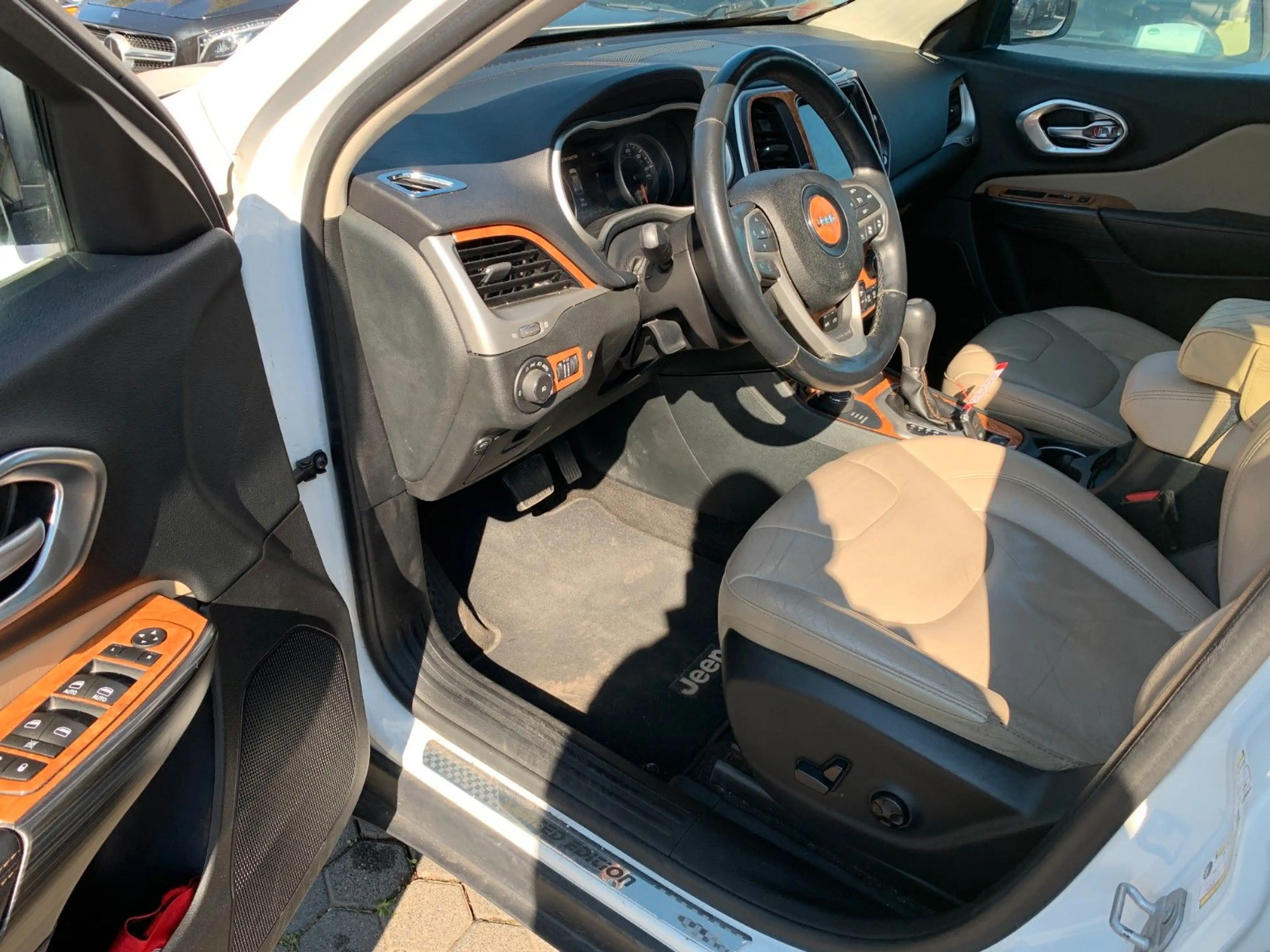 Jeep Cherokee Limited 4WD*Cam*Leder*PanDach* — photo 15