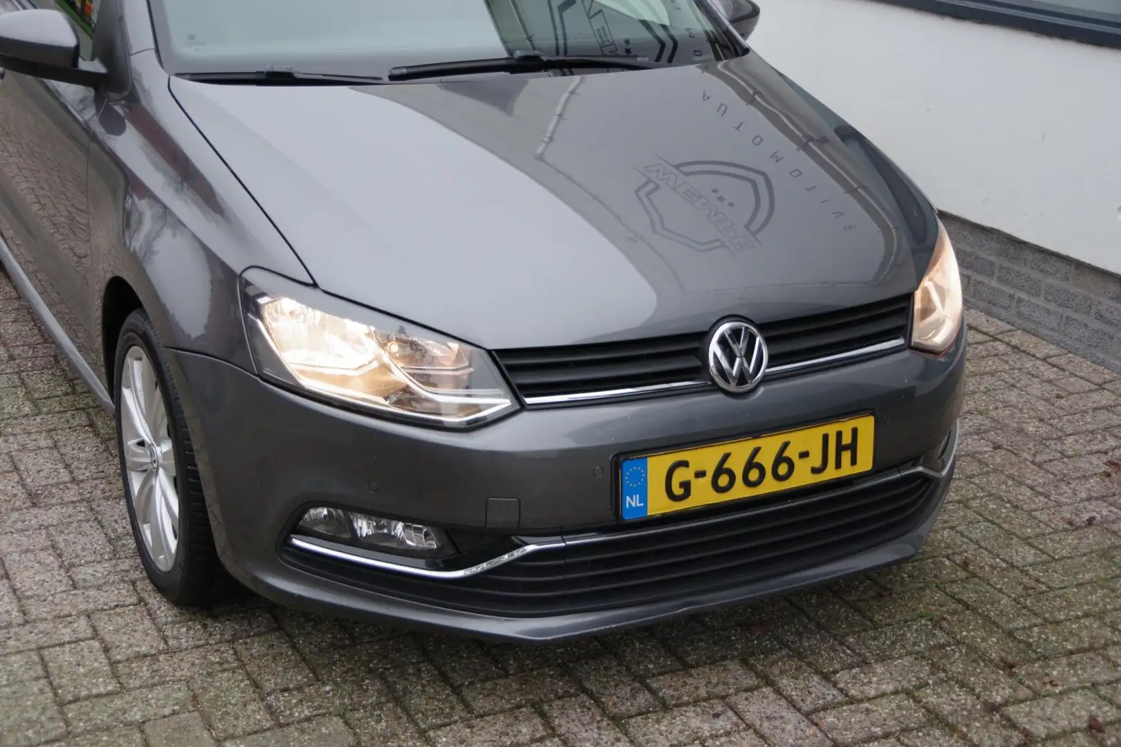 Volkswagen Polo 1.2 TSI Highline /Automaat/ Camera/Pdc/ Grijs - 2