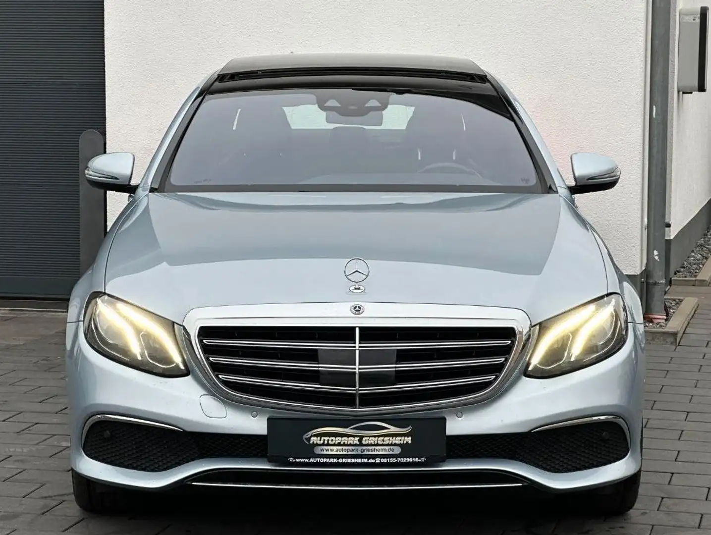 Mercedes-Benz E 400 4M*AMG*LUXURY*PANO*DIS+*COMAND*KAMERA Argent - 2