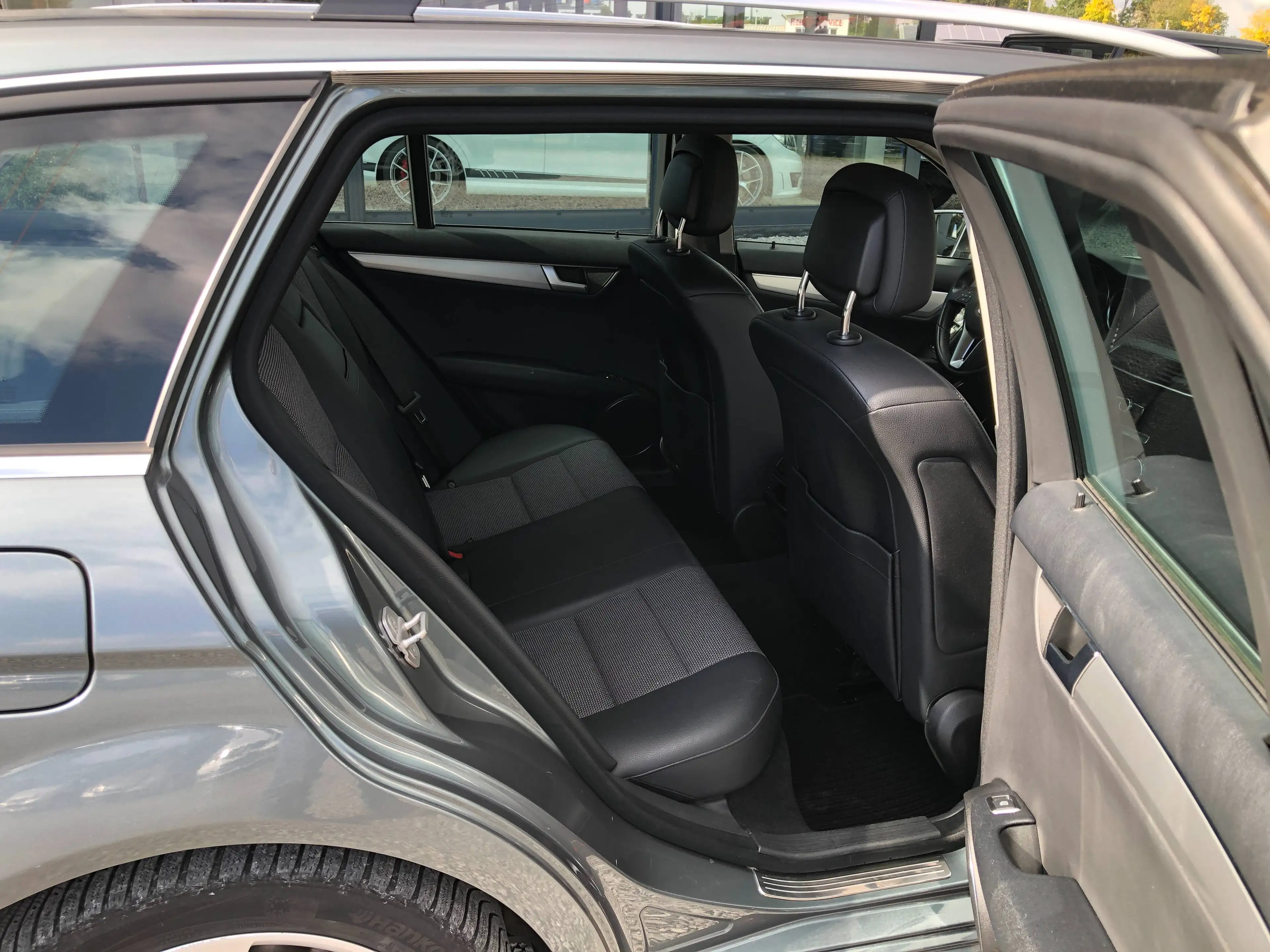 Mercedes-Benz C 250 CDI T BlueEFFICIENCY*AHK*Bi-Xenon*COMAND*3.Hand* — photo 8