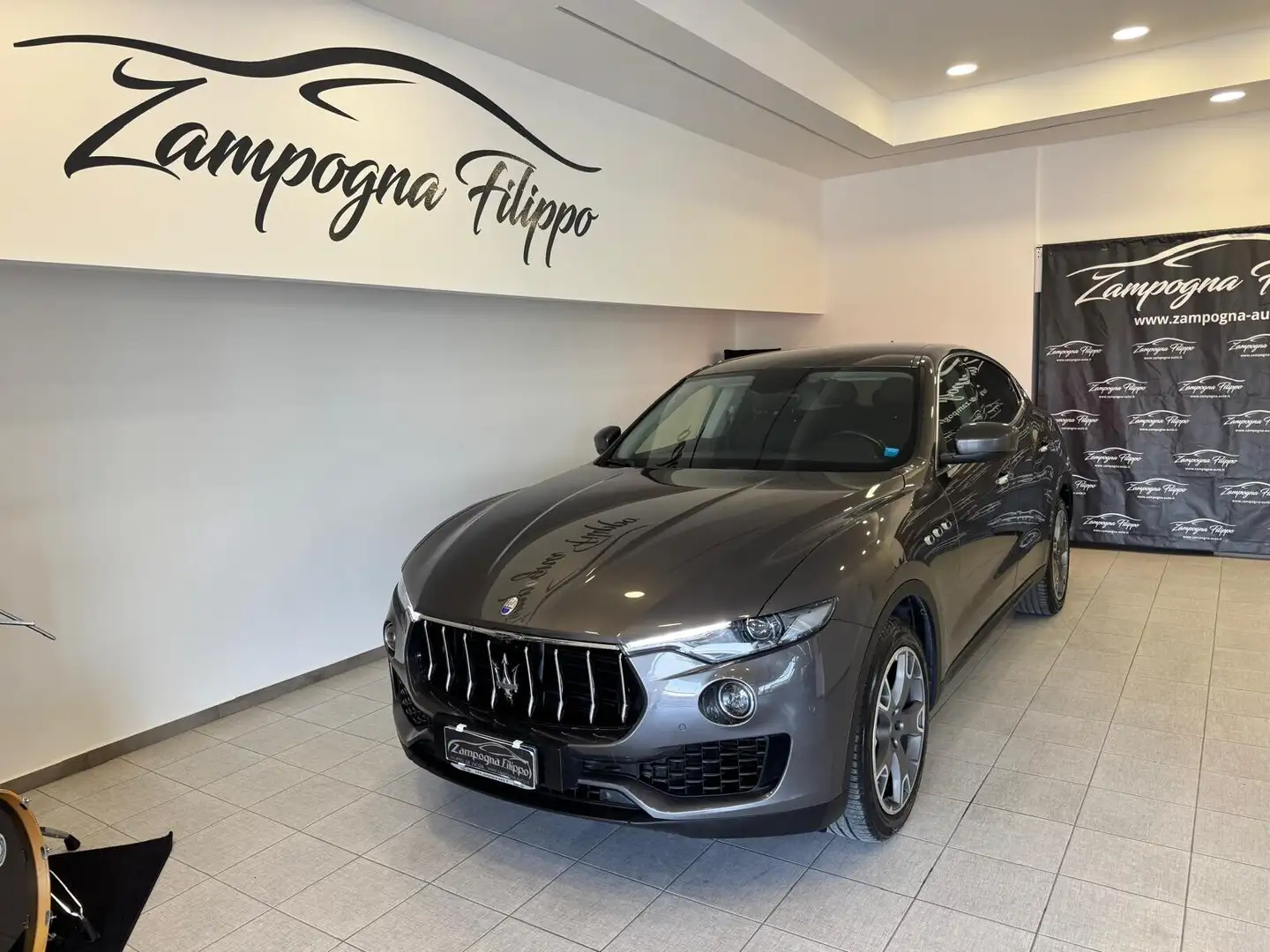 Maserati Levante Levante V6 Diesel AWD Gransport Šedá - 2