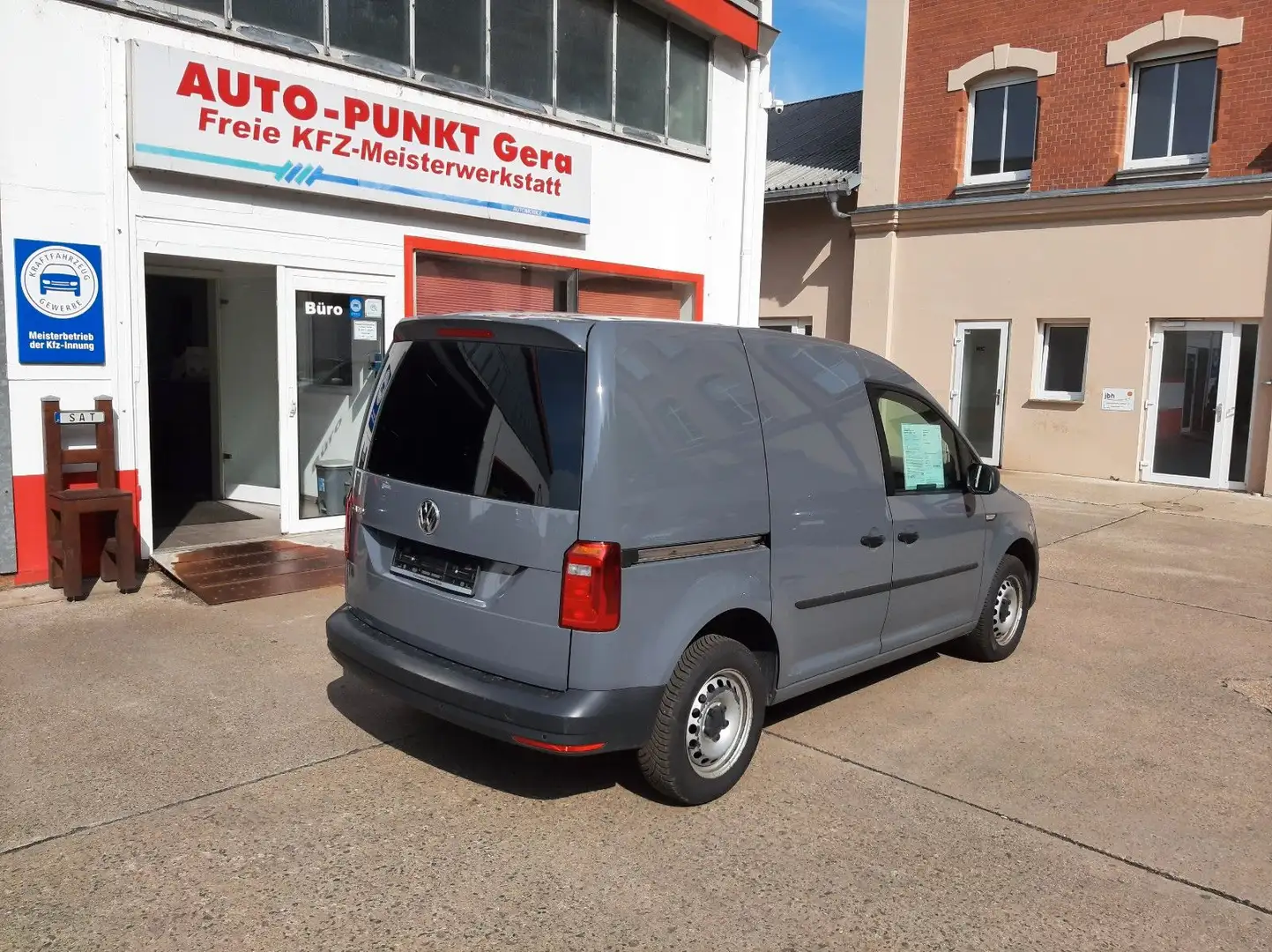 Volkswagen Caddy 2.0 TDI KLIMA*PDC*Unfallfrei*1. Hand Grau - 2