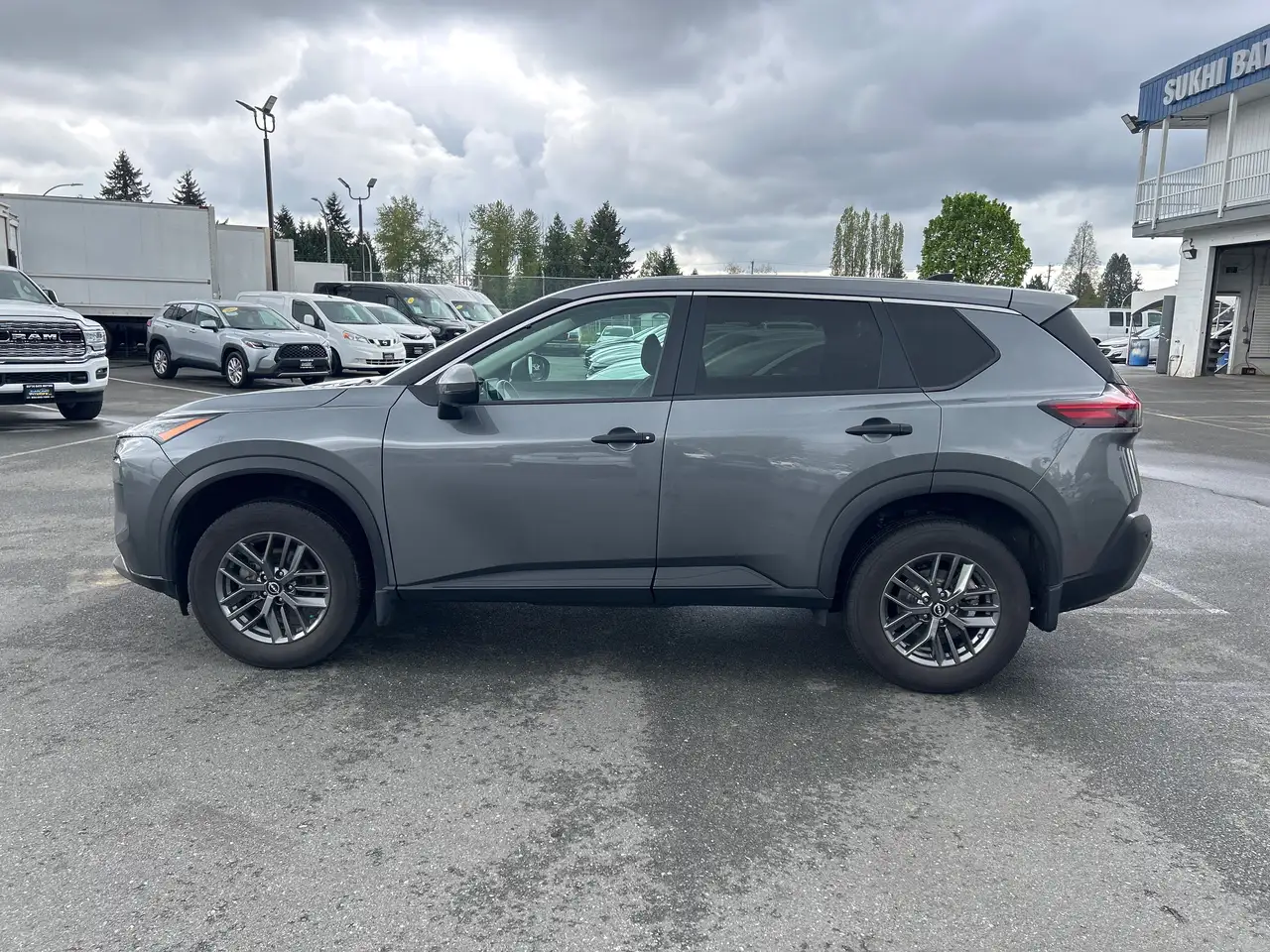 Nissan Rogue снимка Nissan Rogue