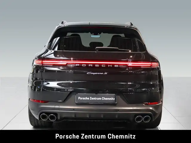 Porsche Cayenne view 5