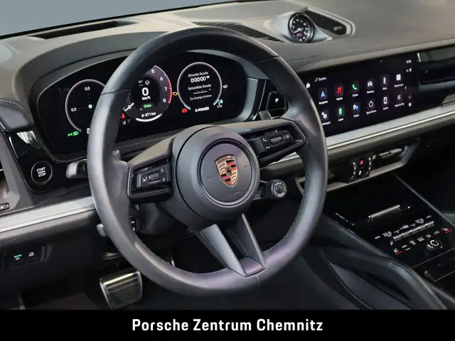 Porsche Cayenne view 11
