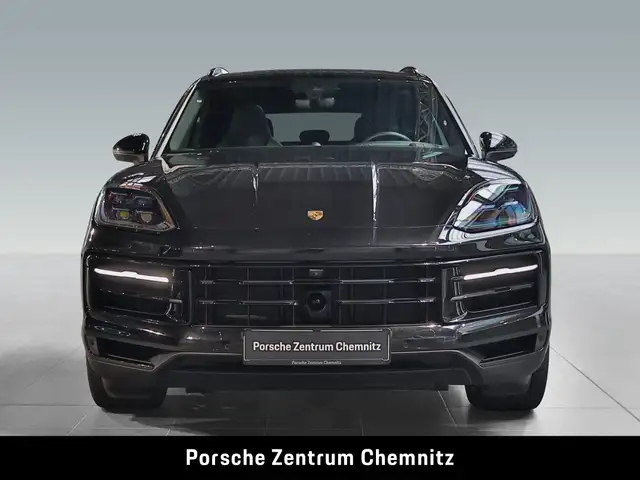 Porsche Cayenne view 4