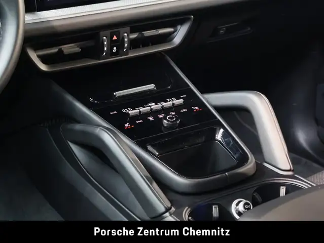 Porsche Cayenne view 14