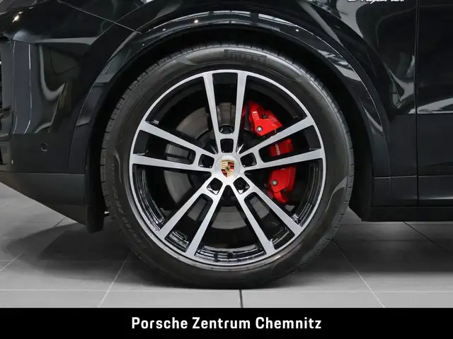 Porsche Cayenne view 6