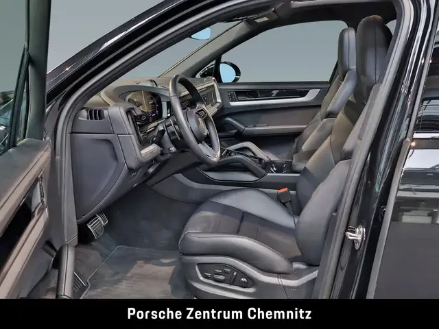 Porsche Cayenne view 12