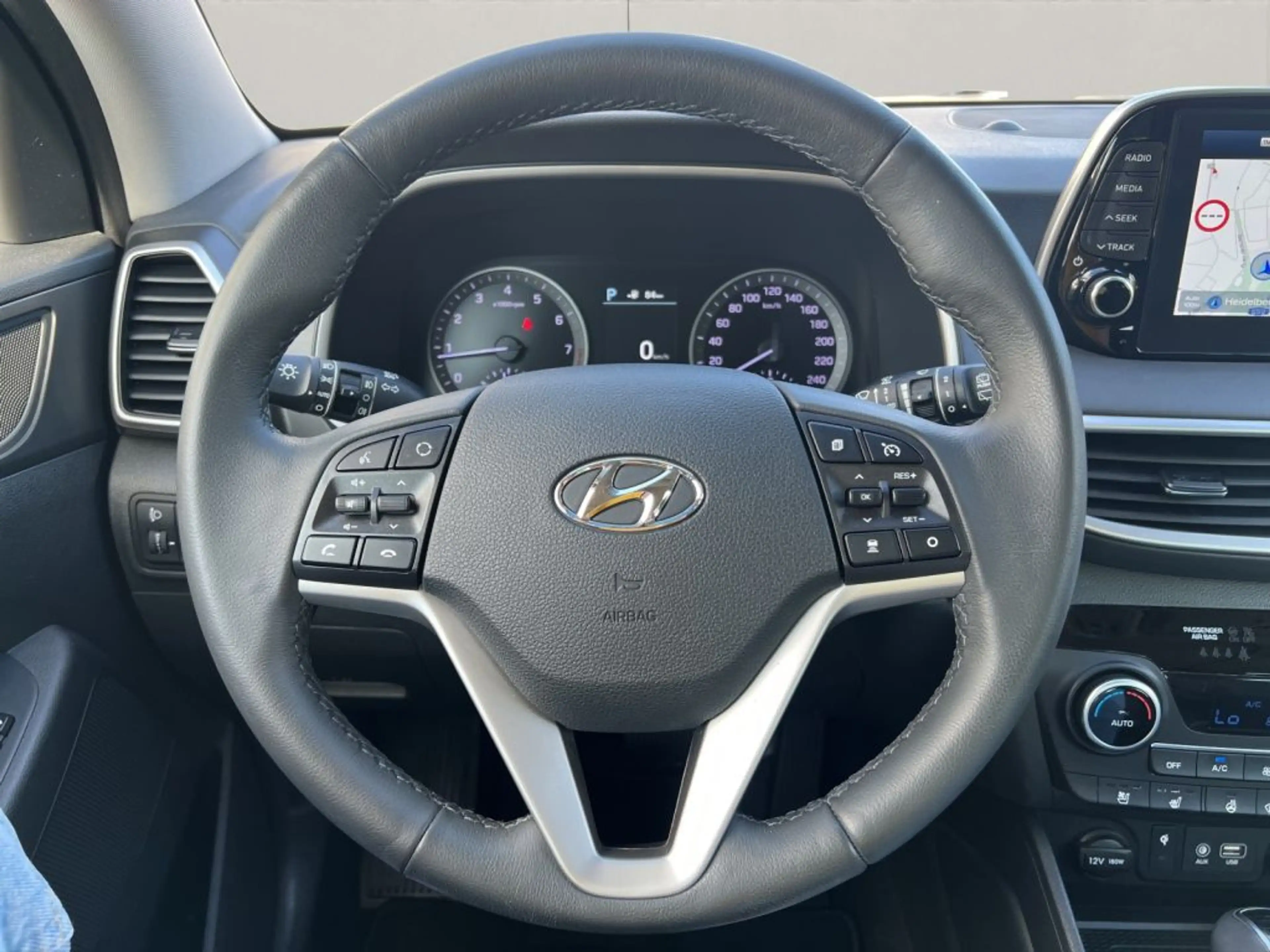 Hyundai TUCSON 1.6 GDi 4WD DCT Premium *Pano* — photo 12