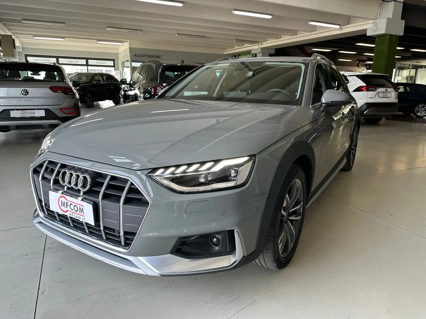 Audi A4 allroad Quattro 40 2.0 tdi mhev  Evo 204cv s-tronic Grigio - 1