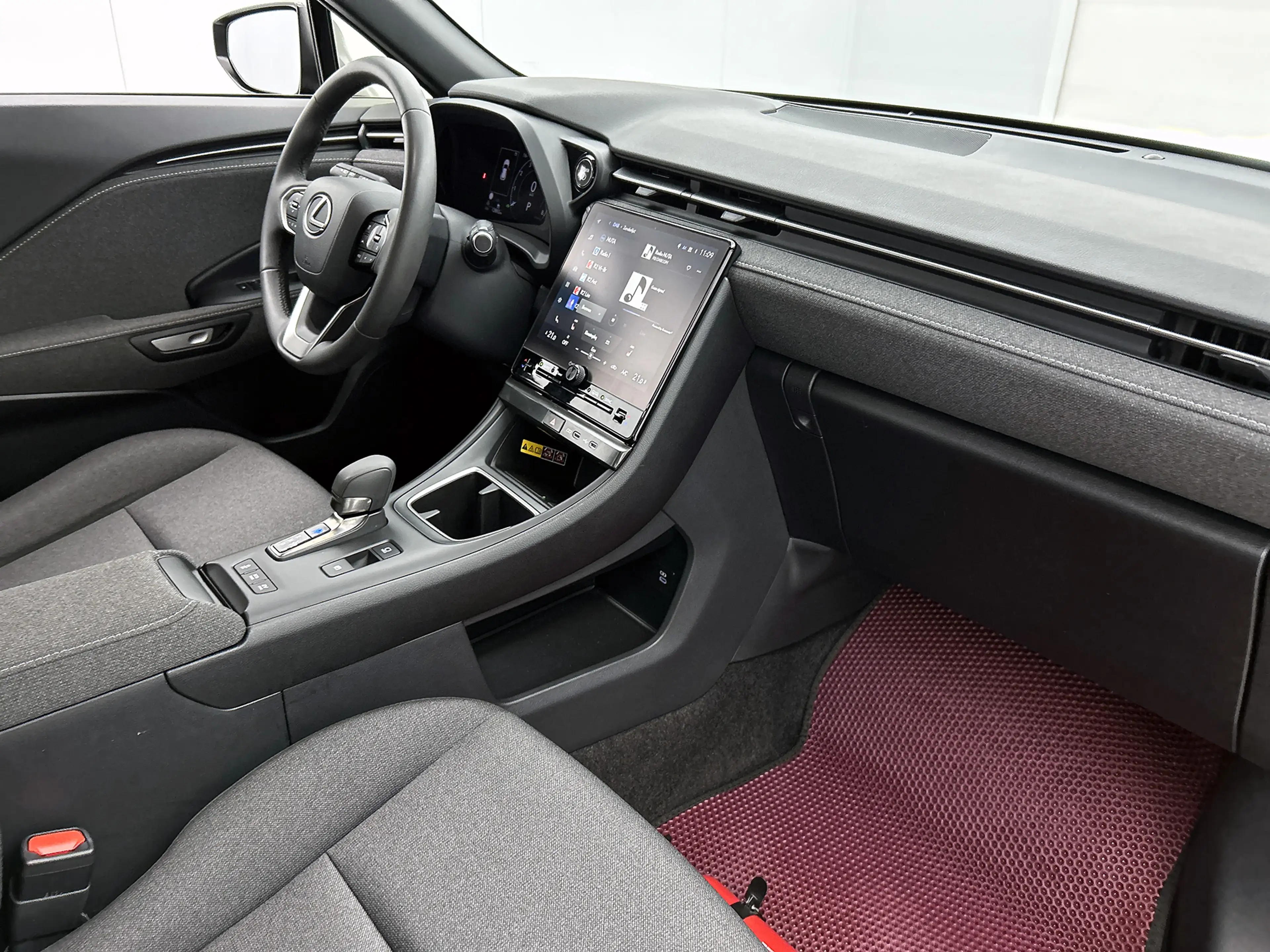 Lexus LBX Elegant 2WD — photo 6
