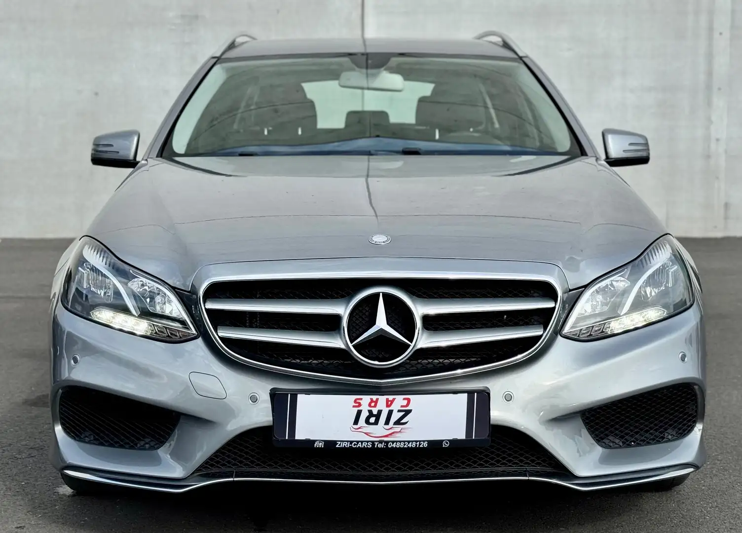 Mercedes-Benz E 200 E 200 T CDI Avantgarde - AMG PACK exterieur Gris - 2