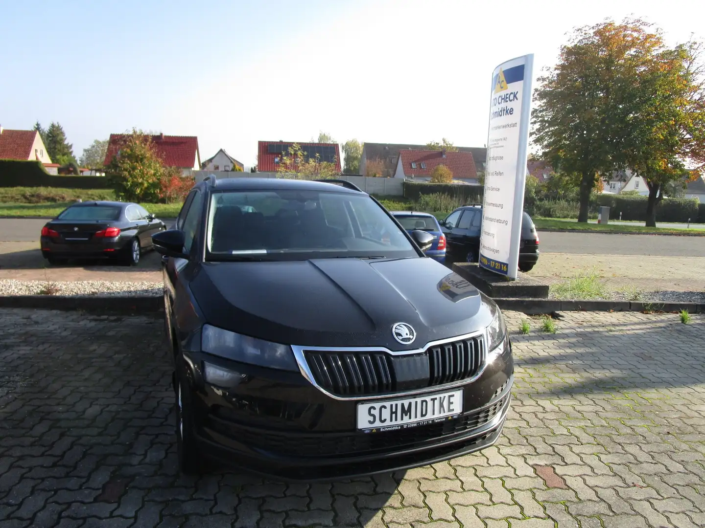 Skoda Karoq Ambition Schwarz - 2