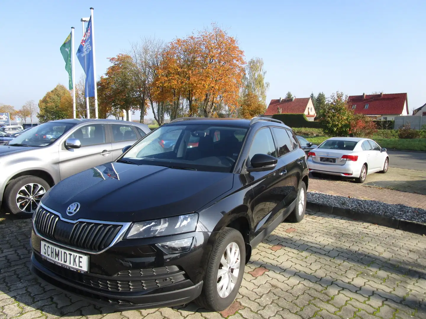 Skoda Karoq Ambition Schwarz - 1