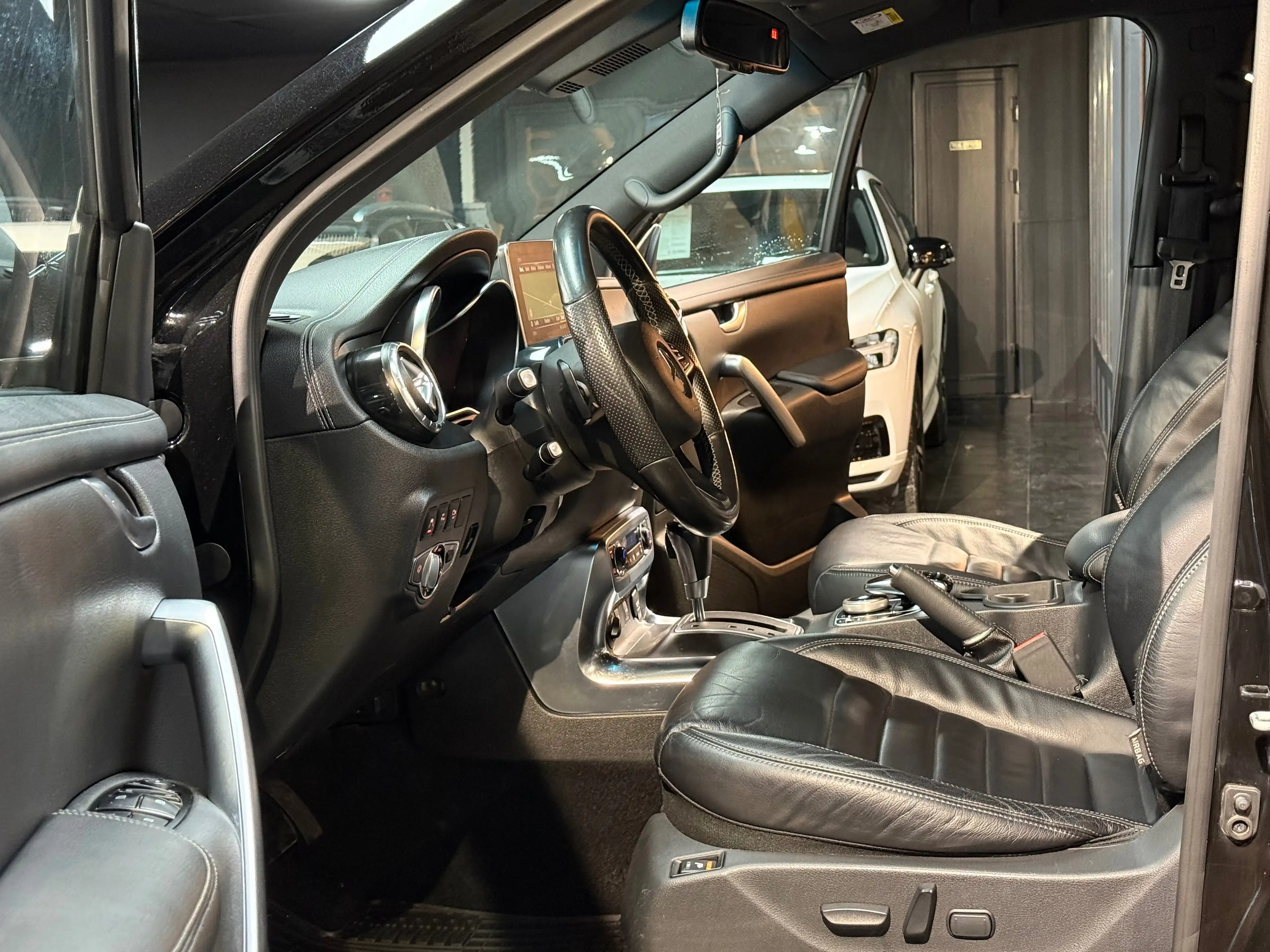 Mercedes-Benz X 350 d 4Matic V6*CAMERA 360*GPS*GARANTIE 1 AN* — photo 8