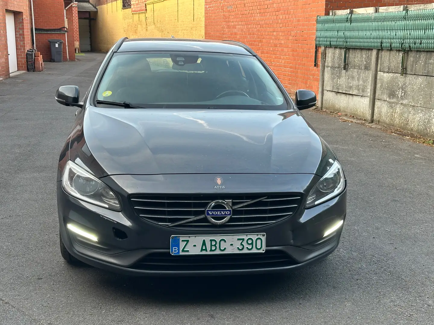 Volvo V60 2.0 D4 FaceLift Model Euro 6b 181 pk! Gris - 2