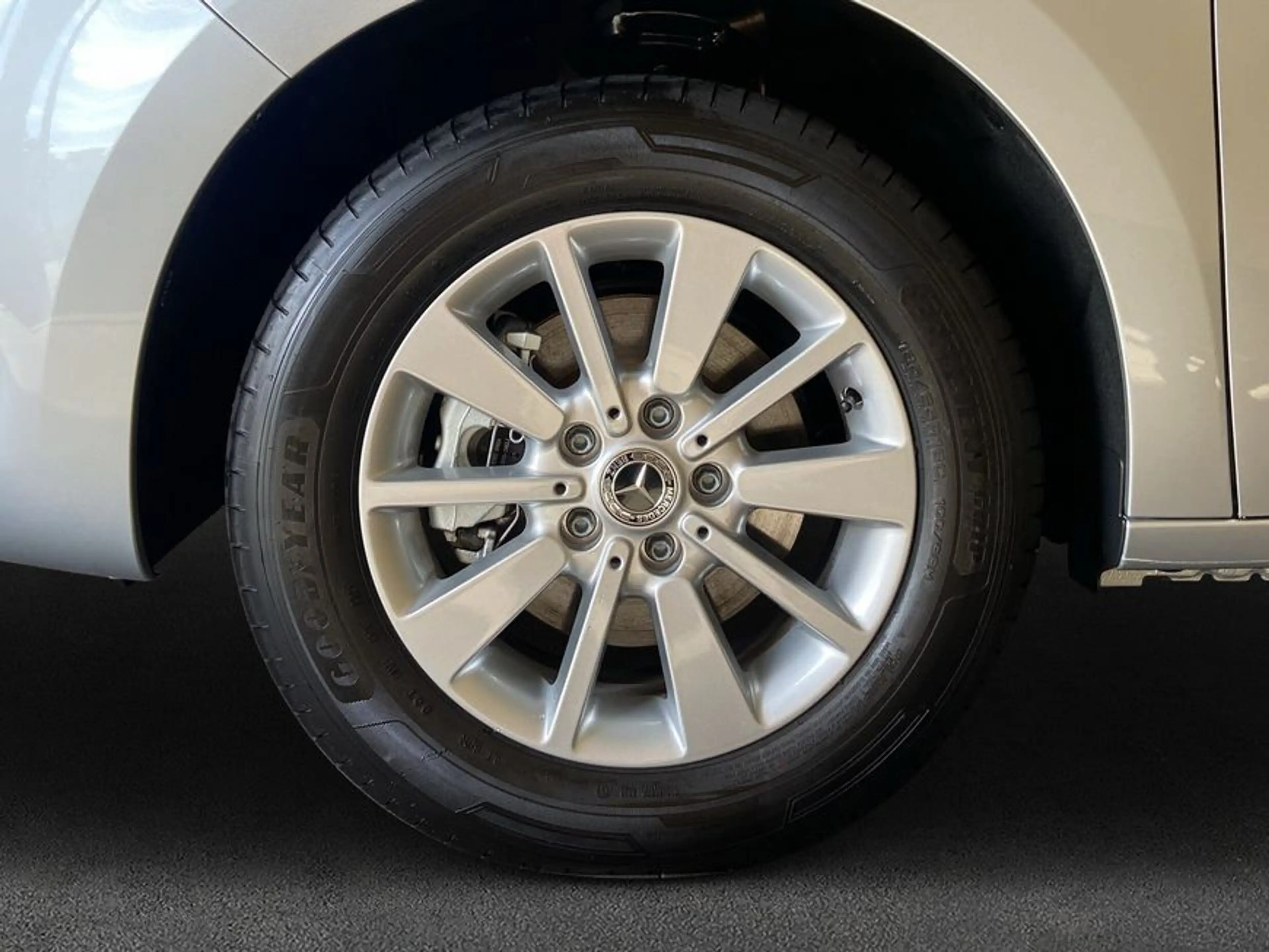 Mercedes-Benz EQT EQT — photo 8