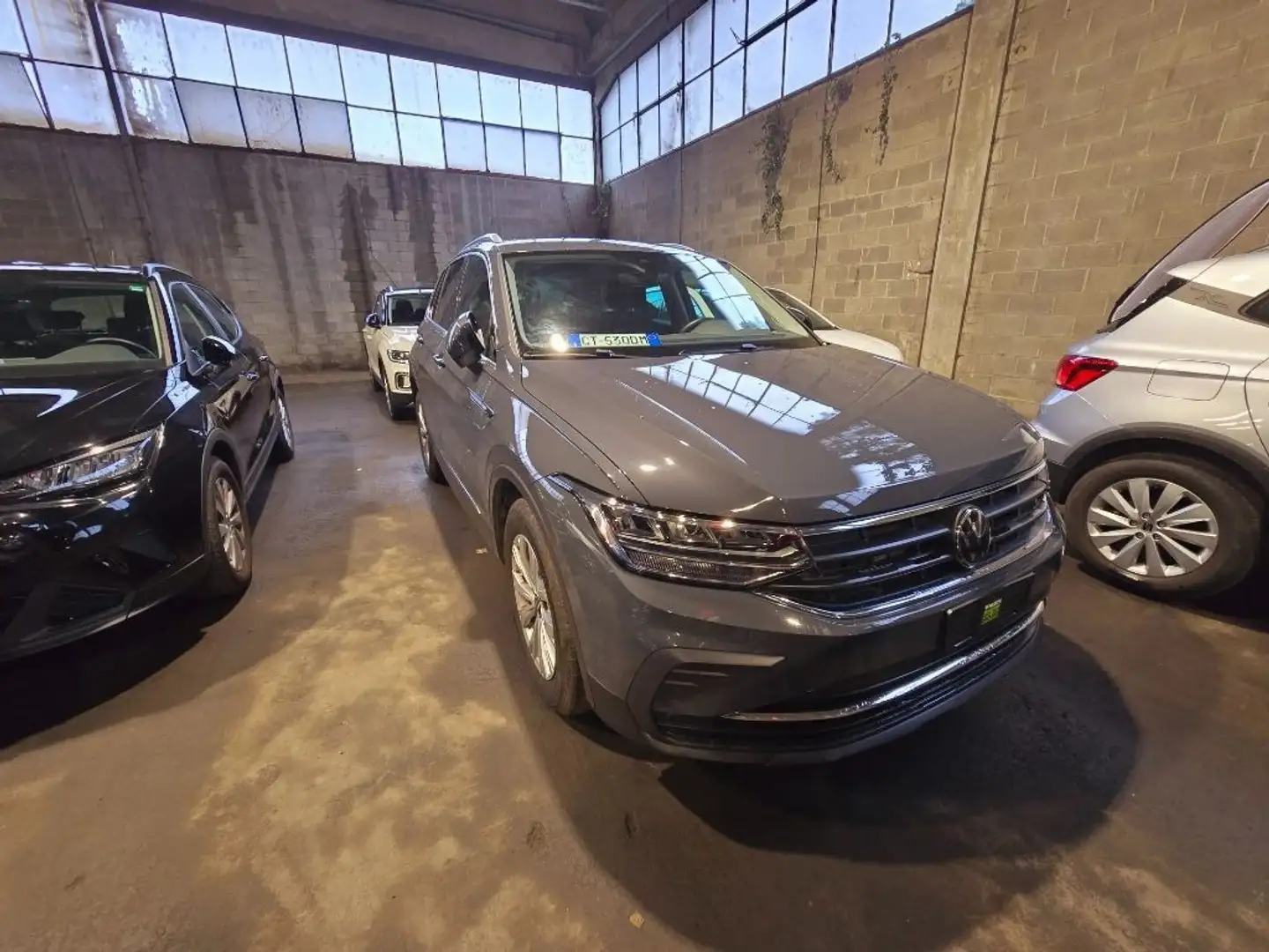 Volkswagen Tiguan Tiguan 2.0 TDI 150 CV SCR DSG Life COME NUOVA Grigio - 2