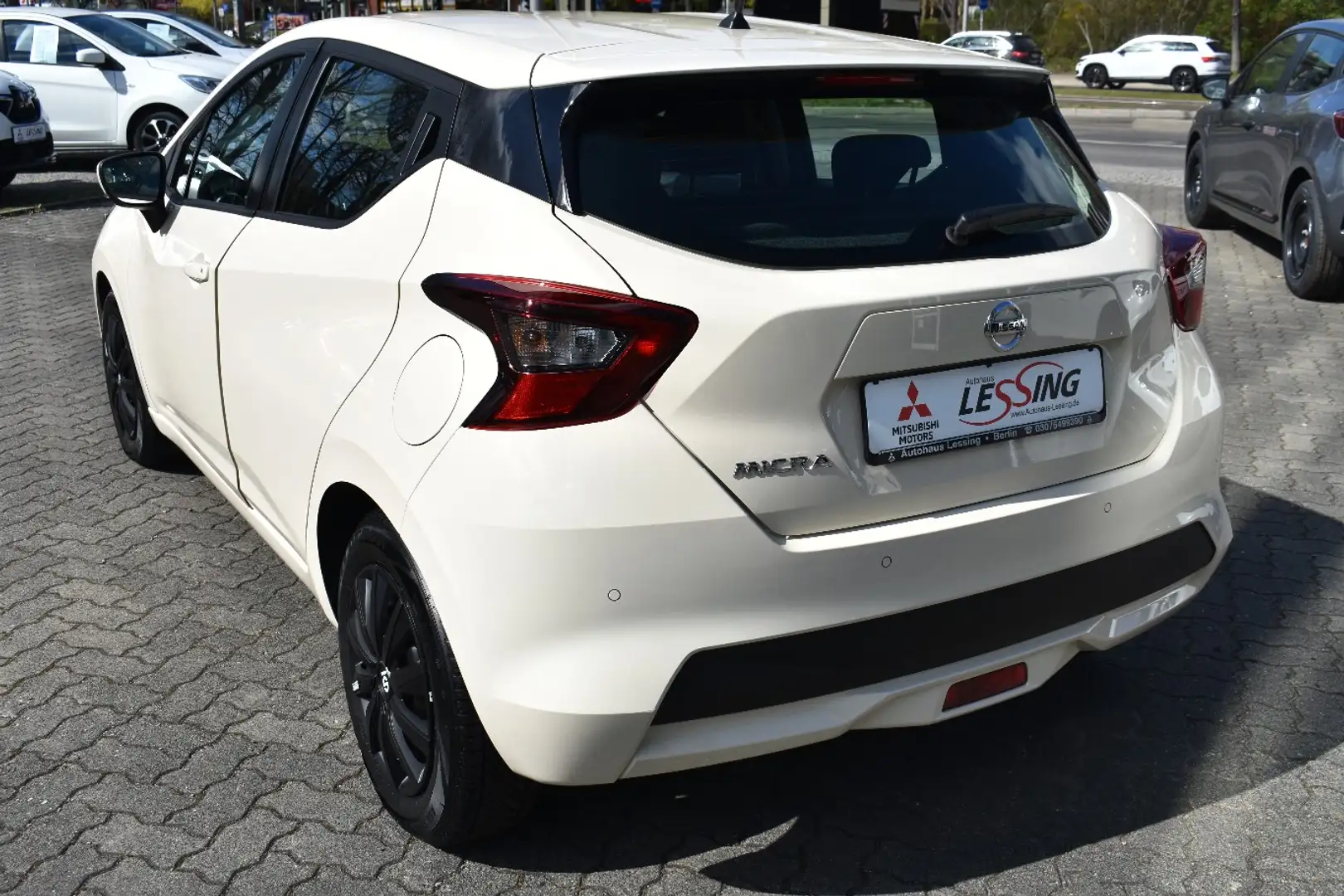 Nissan Micra 1.0 N-Way Beige - 2