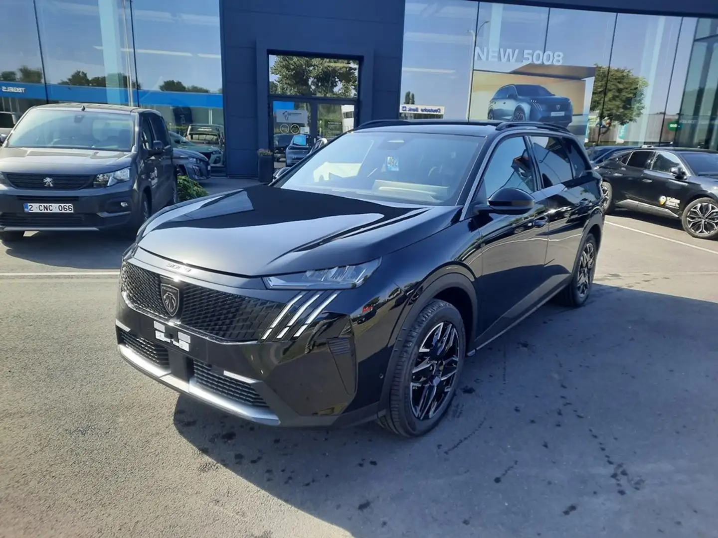 Peugeot 5008 5008 Allure 145PK Hybrid 7PL *0KM* Noir - 1