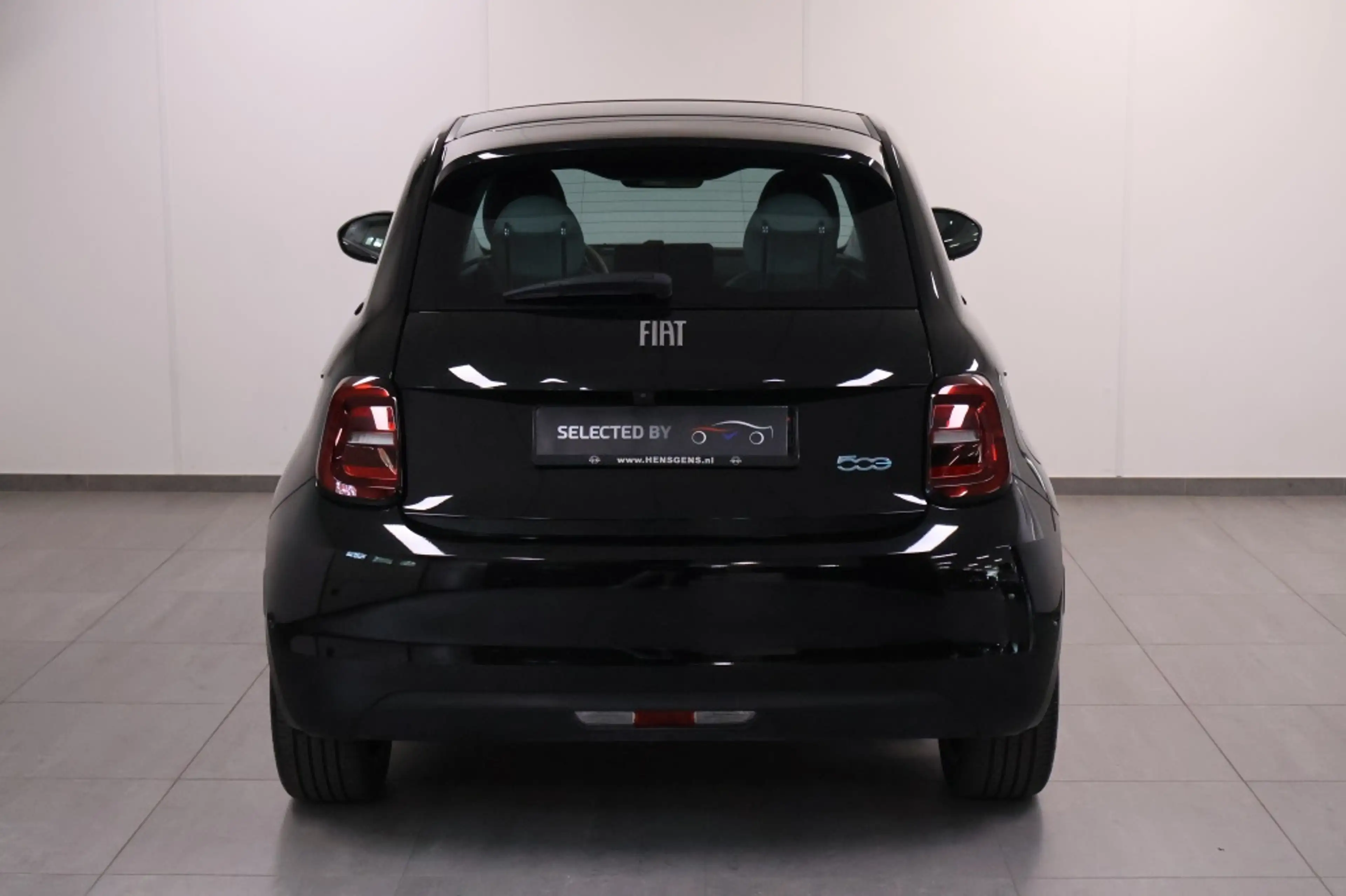 Fiat 500e 3+1 La Prima 42 kWh — photo 4