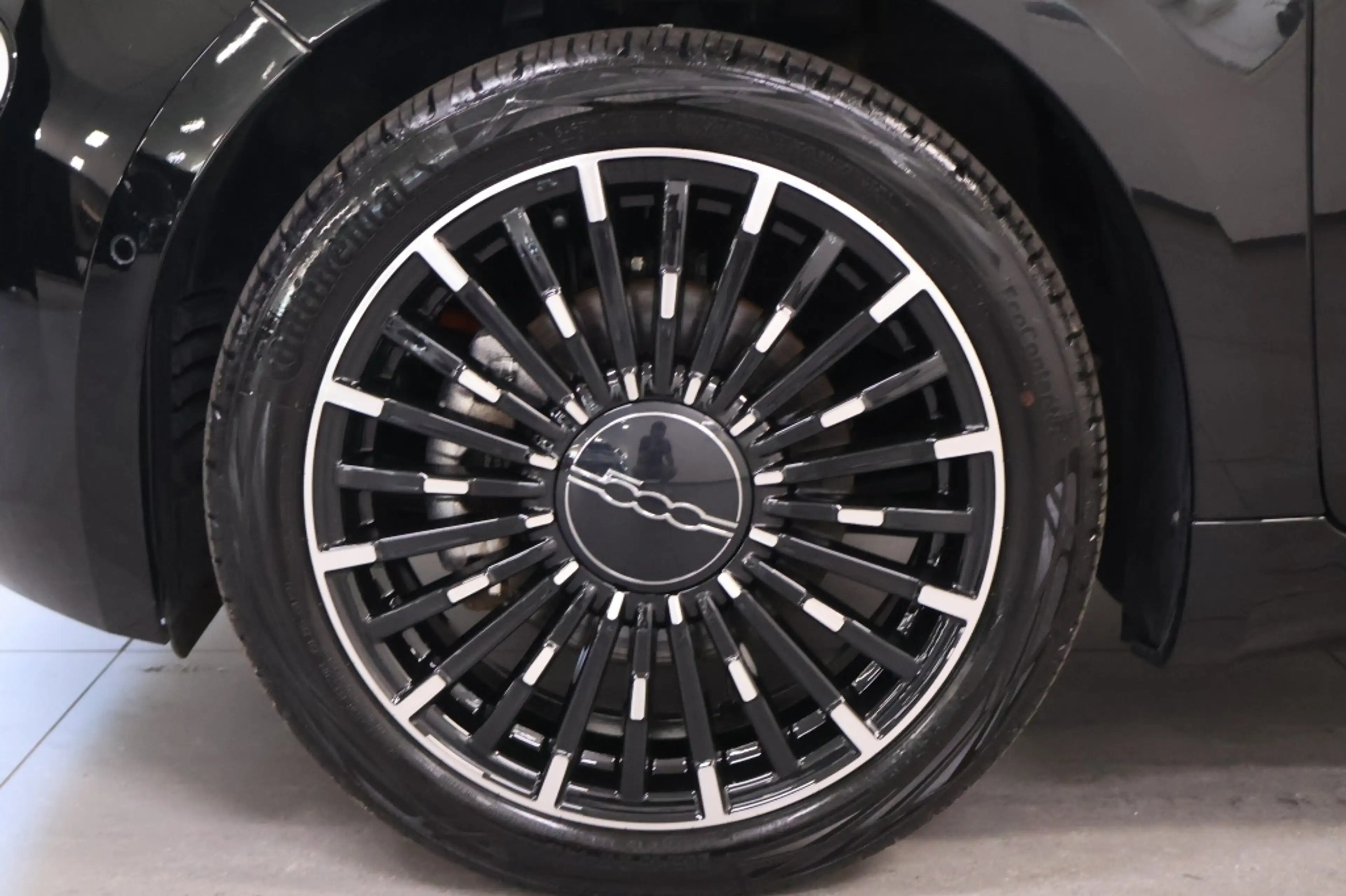 Fiat 500e 3+1 La Prima 42 kWh — photo 5