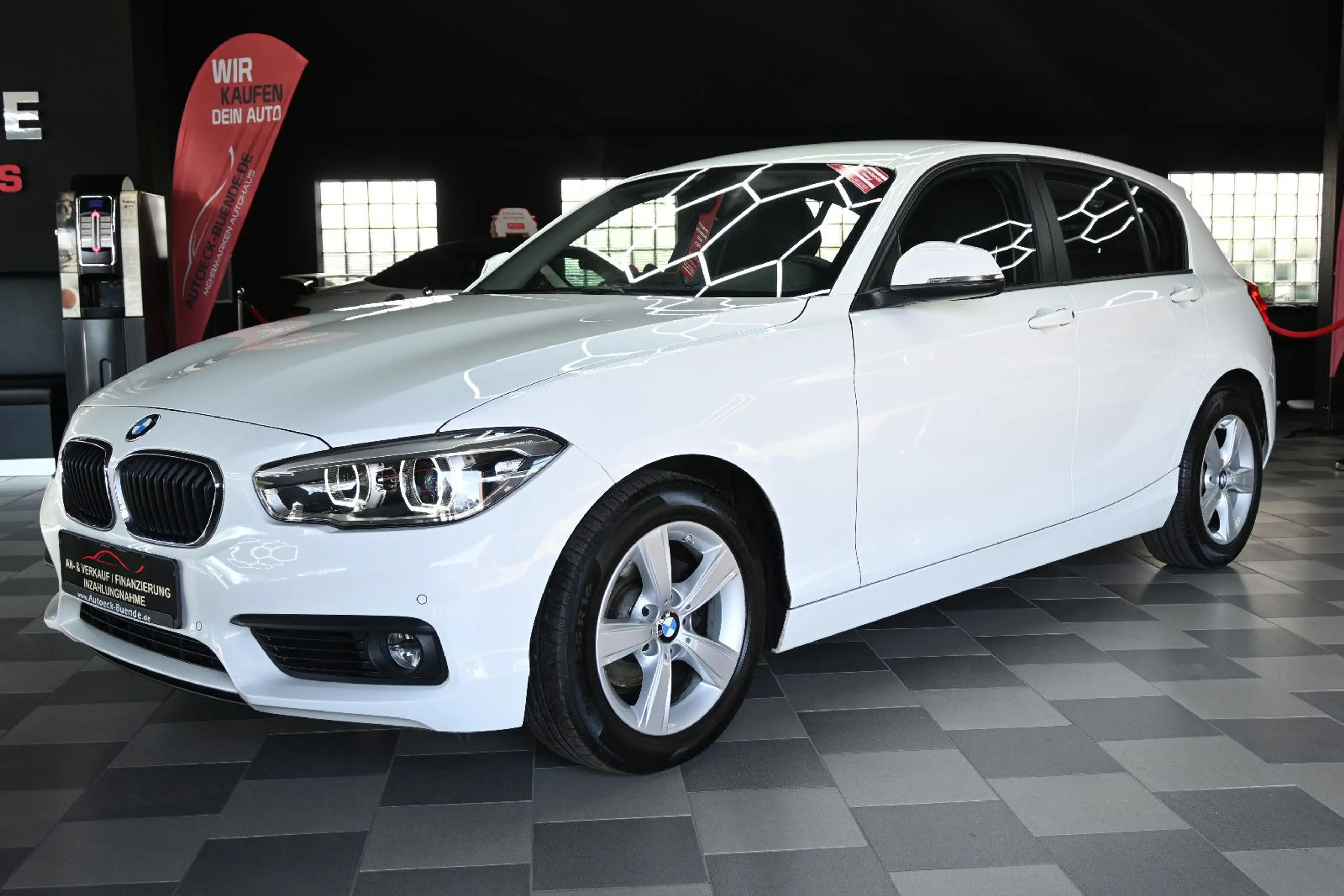 BMW 118 d Advantage Aut/LED/Navi/Sitz-Hz/Tempomat — photo 2