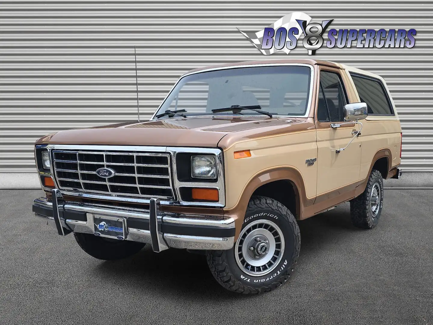 Ford Bronco XLT Beige - 1