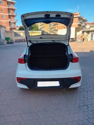 Kia Rio view 7