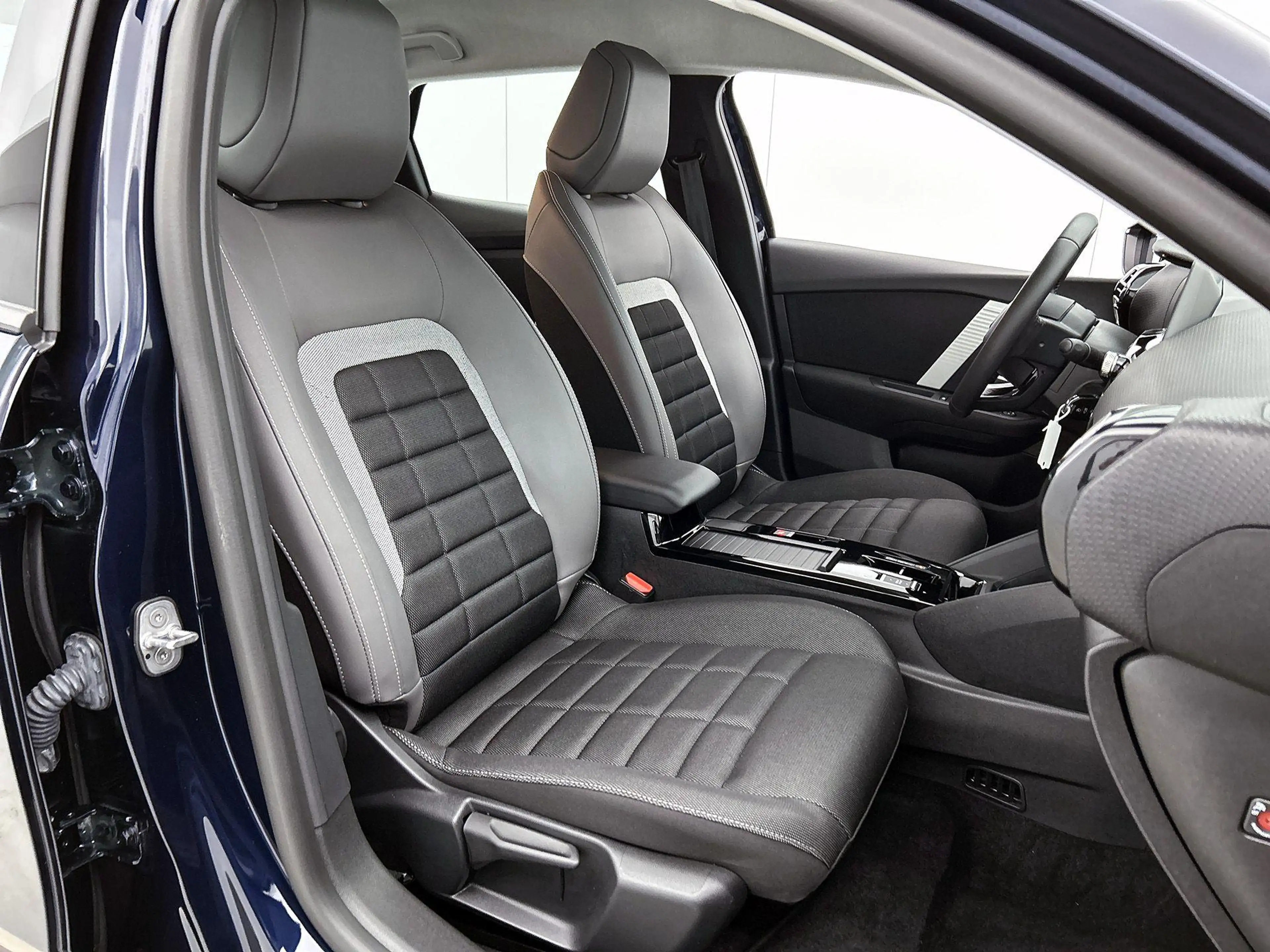 Citroen E-C4 X Plus Extended range 54 kWh 156pk | Accu 98% | 427k — photo 15